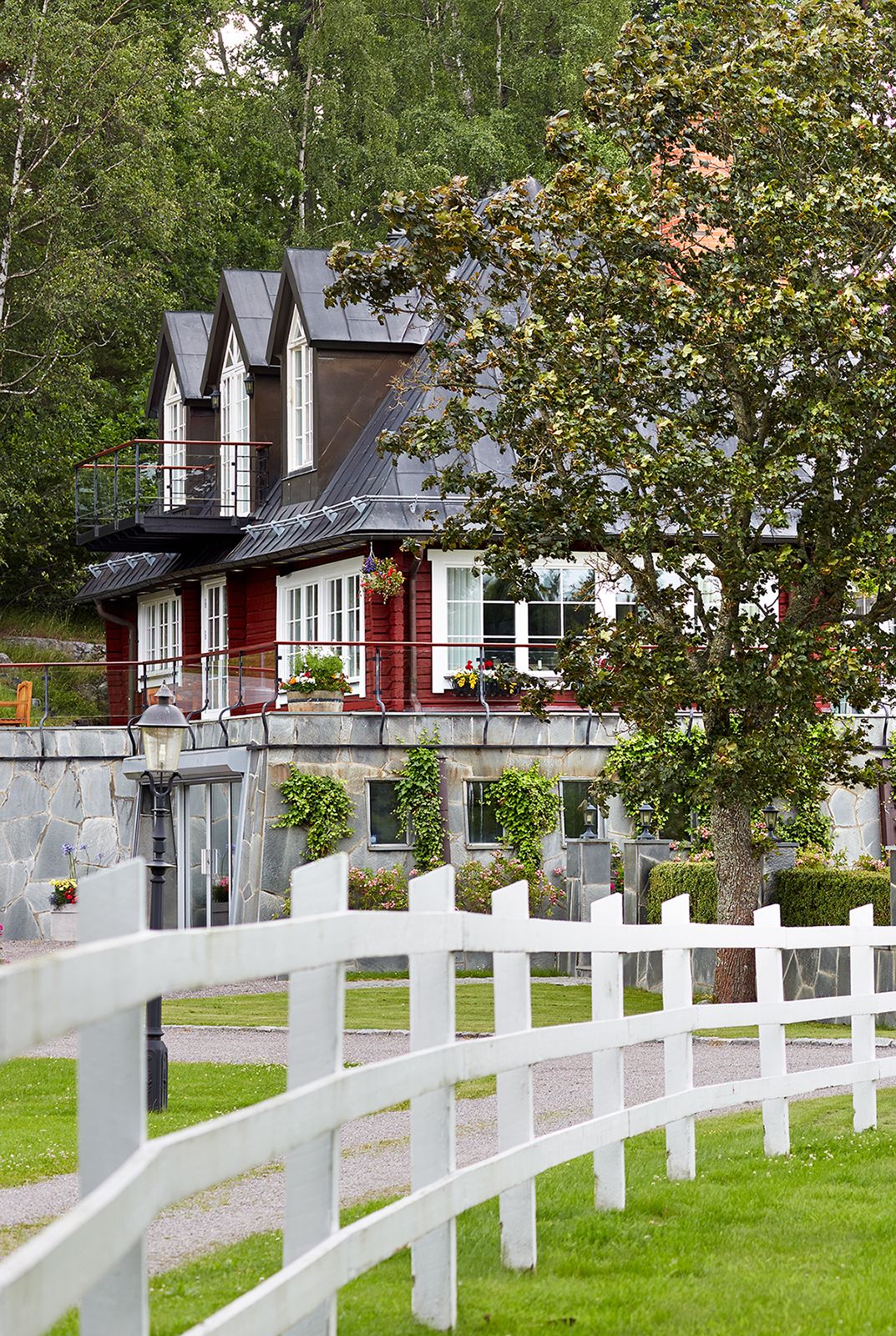 white picket fence house