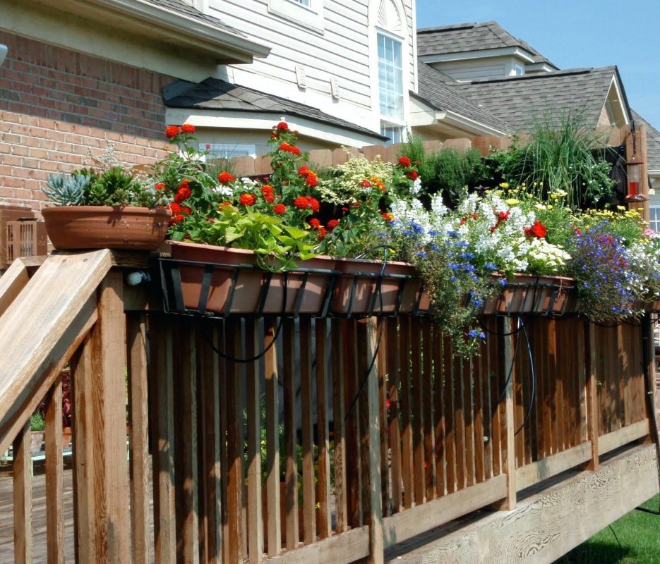 deck and home garden sprayer