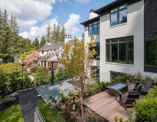 Hillside Patio Court